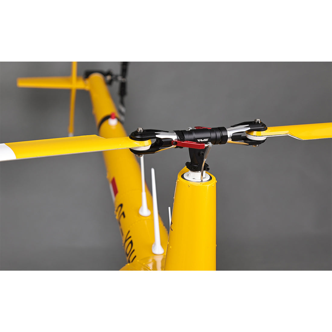 RVE R22 Robinson 1/4.5 Scale 700-Class RC Helicopter, 2.4GHz 6CH GPS Scale Model with H2 Flight Controller( RTF/KIT Version)