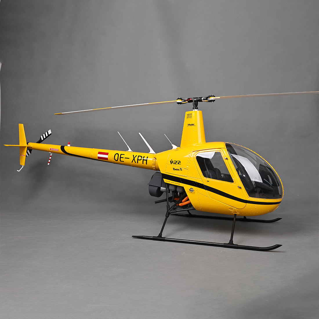 RVE R22 Robinson 1/4.5 Scale 700-Class RC Helicopter, 2.4GHz 6CH GPS Scale Model with H2 Flight Controller( RTF/KIT Version)