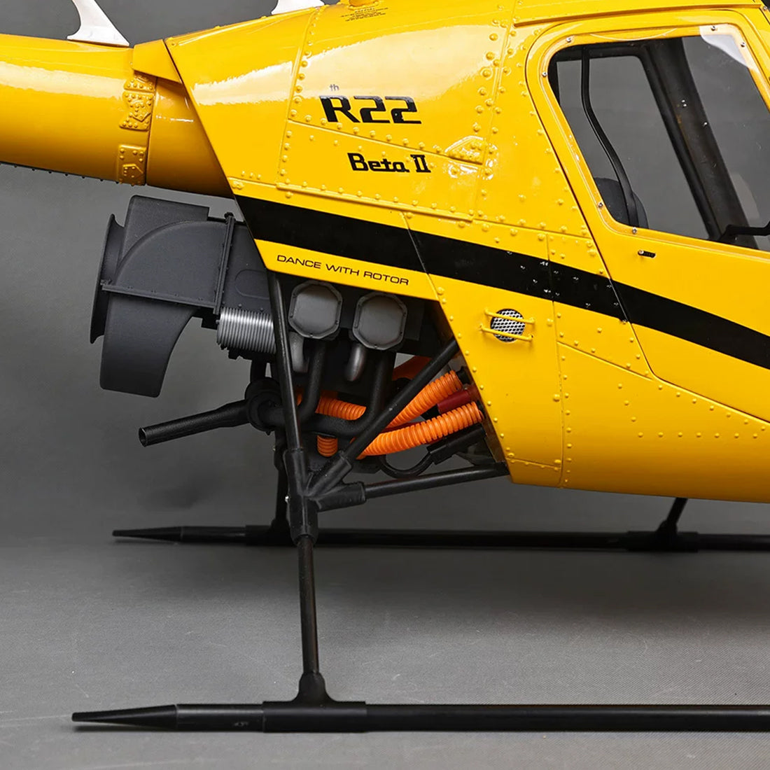 RVE R22 Robinson 1/4.5 Scale 700-Class RC Helicopter, 2.4GHz 6CH GPS Scale Model with H2 Flight Controller( RTF/KIT Version)