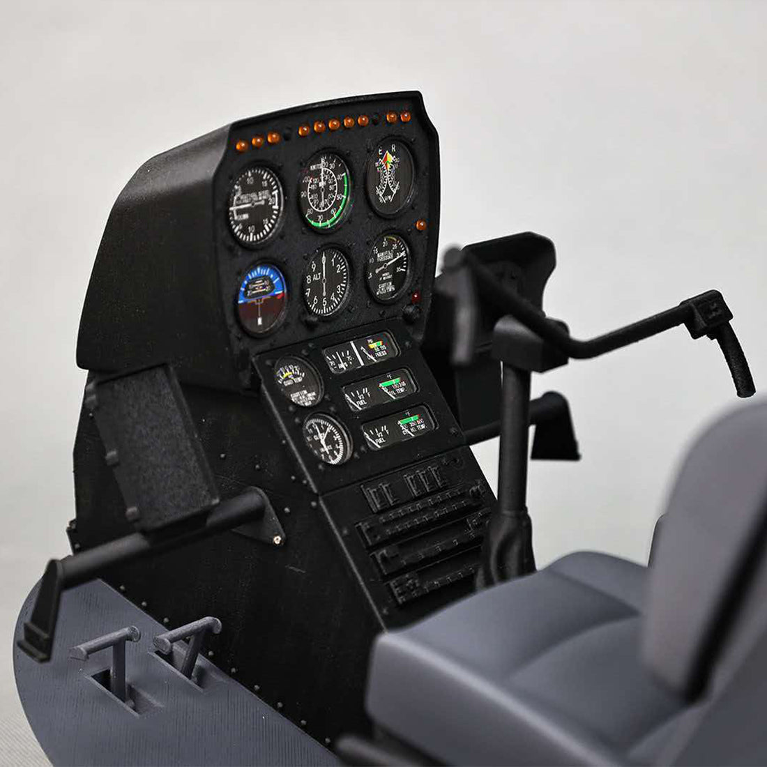 RVE R22 Robinson 1/4.5 Scale 700-Class RC Helicopter, 2.4GHz 6CH GPS Scale Model with H2 Flight Controller( RTF/KIT Version)